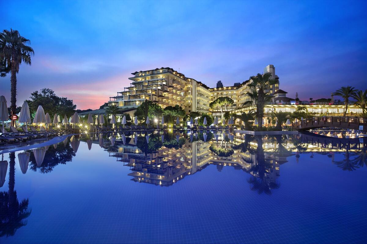 Bellis Deluxe Hotel Überweisen