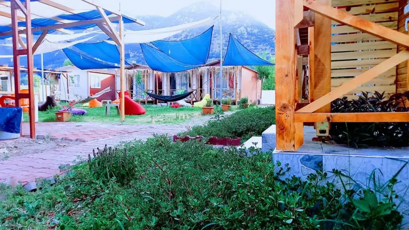 By Yigit Hotel - Restaurant Überweisen