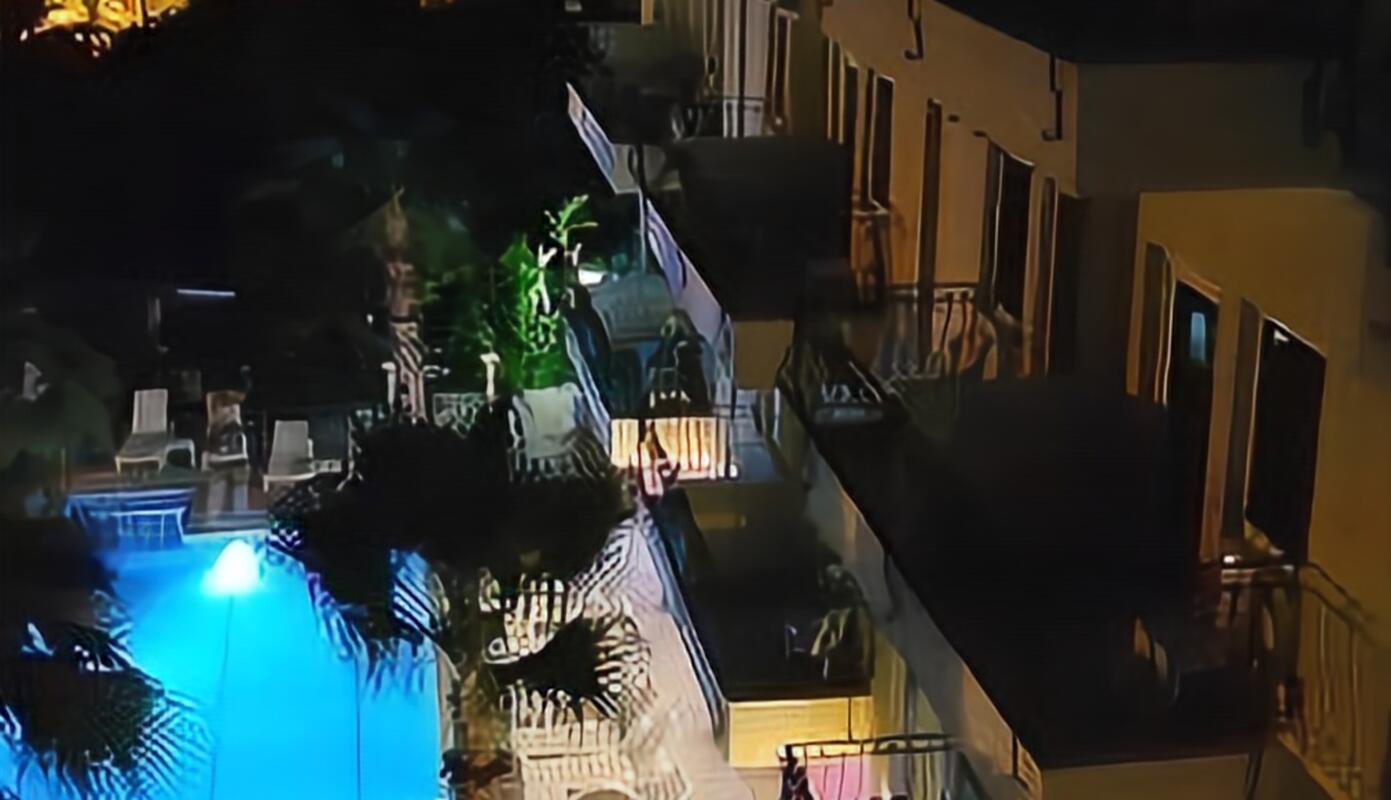 Grand Pam Hotel Überweisen