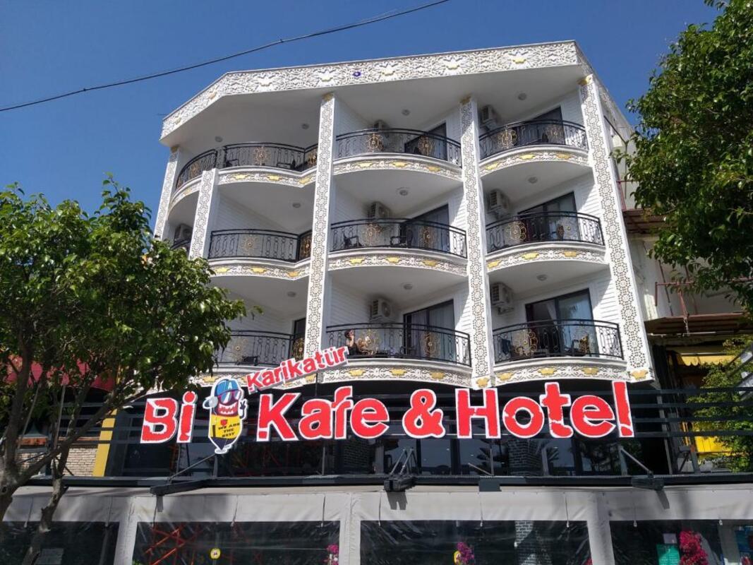 Karikatur Bi Hotel Überweisen