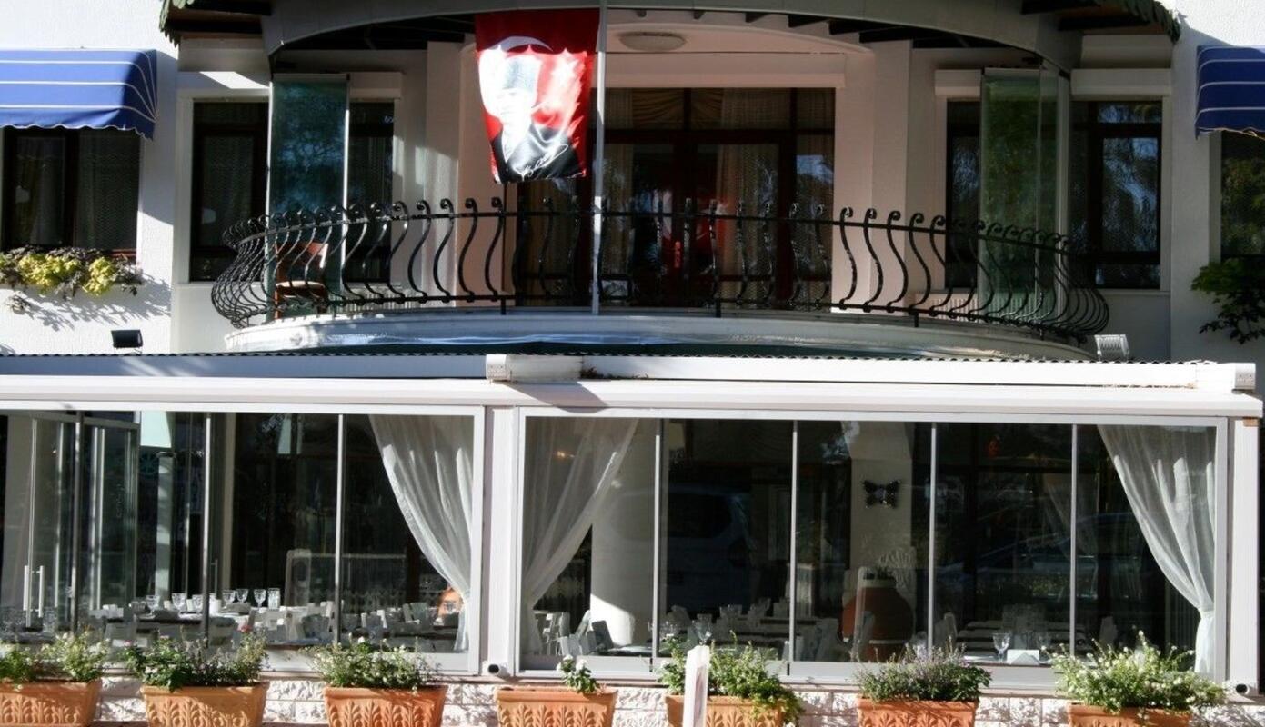 Little Smyrna Boutique Hotel Überweisen