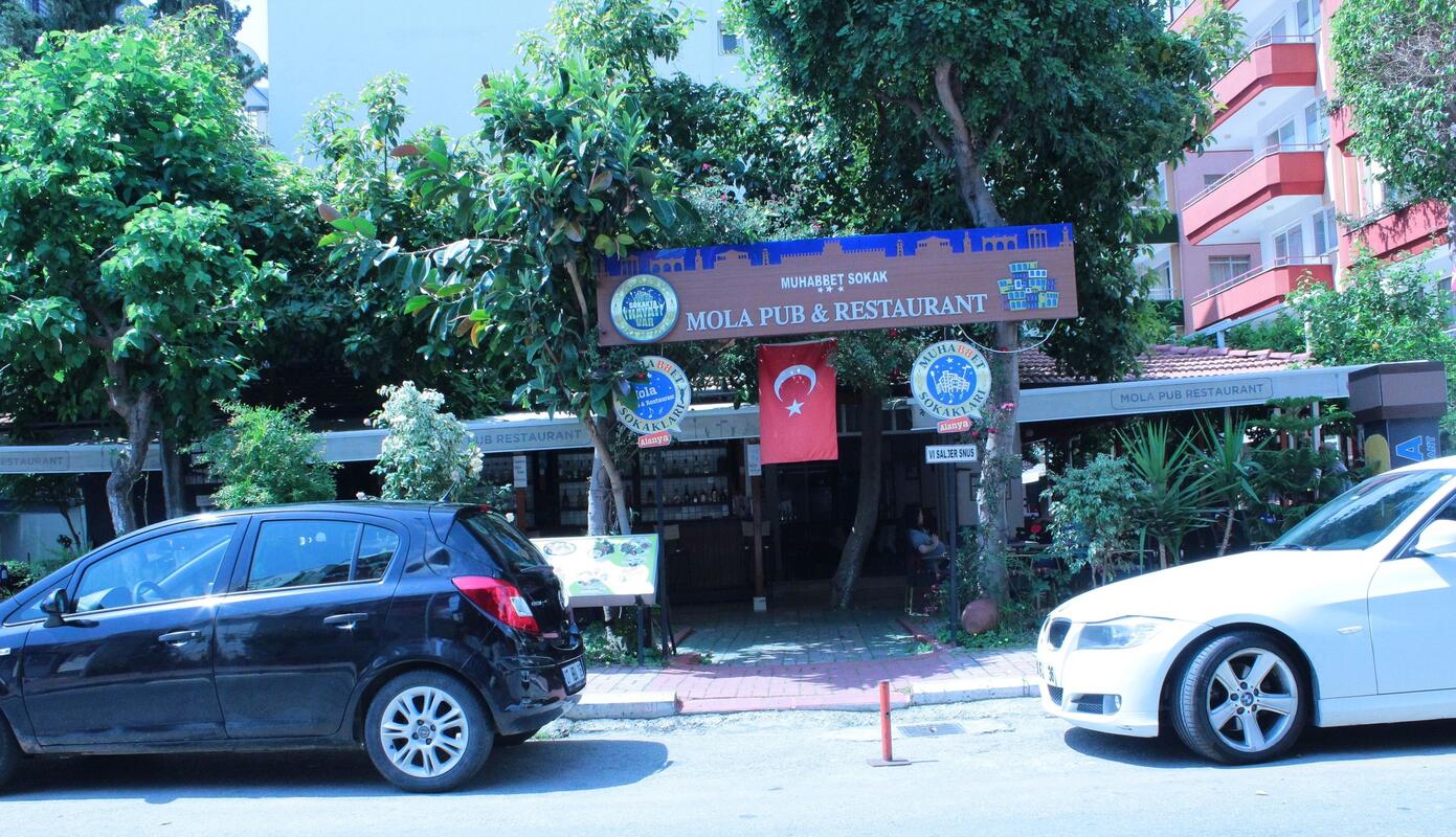 Mola Hotel Überweisen